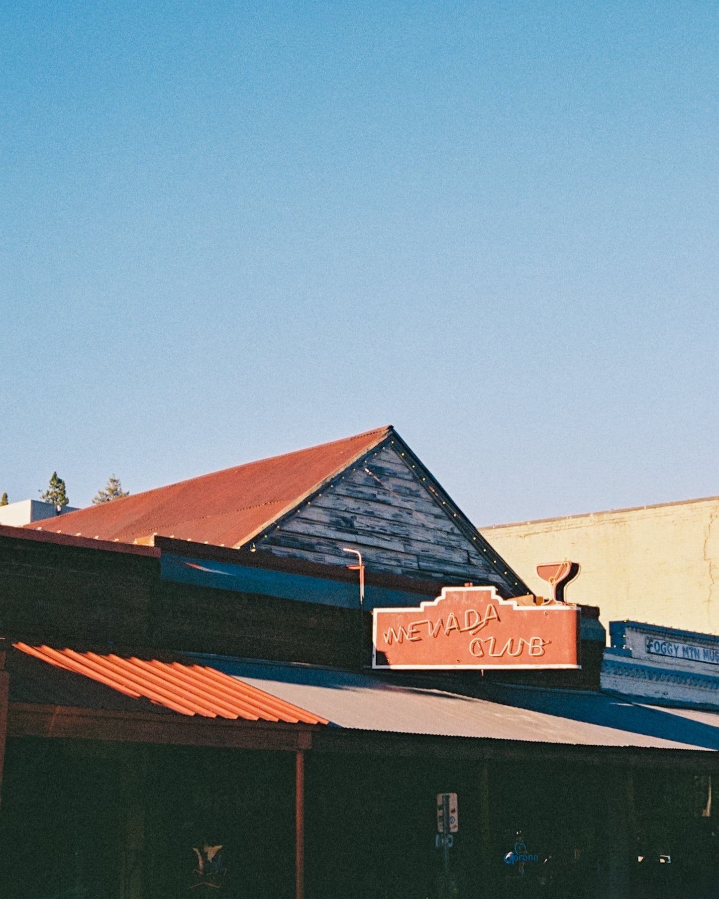 Nevada Club | Grass Valley
